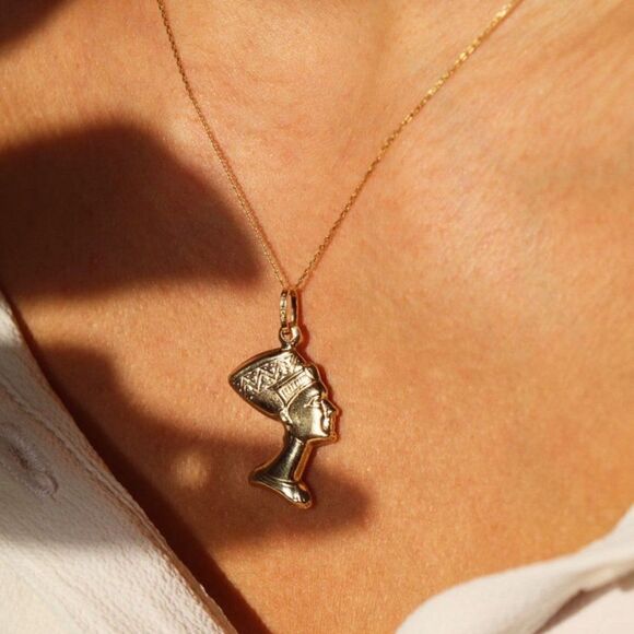 Nefertiti 14k Solid Gold Pendant perfect gift - Picture 1 of 8